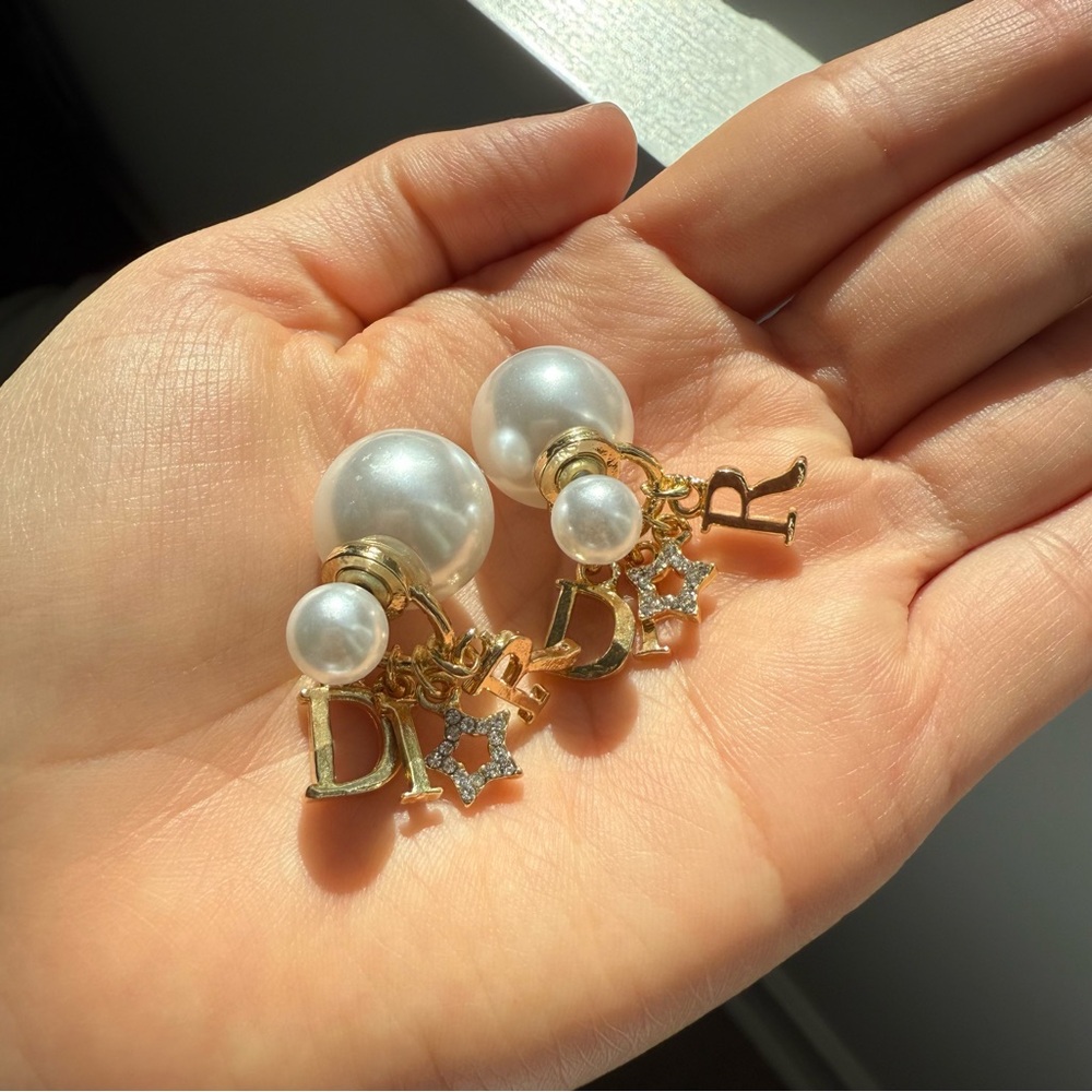 Dior Tribales Pearl and Gold Stud Earrings - Picture 2 of 16